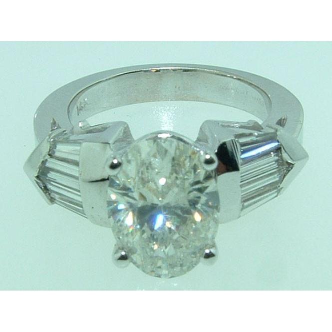 4.01 Ct. Anello Di Fidanzamento In Oro Bianco Con 3 Pietre Di Naturale Diamante Ovale E Baguette