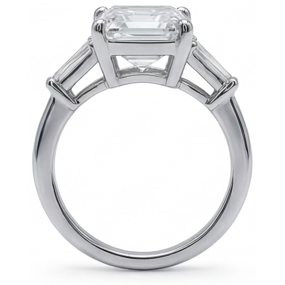 5.80 Ct. Anello In Oro Bianco Con 3 Pietre Di Genuino Diamanti E Smeraldo E Baguette Novità