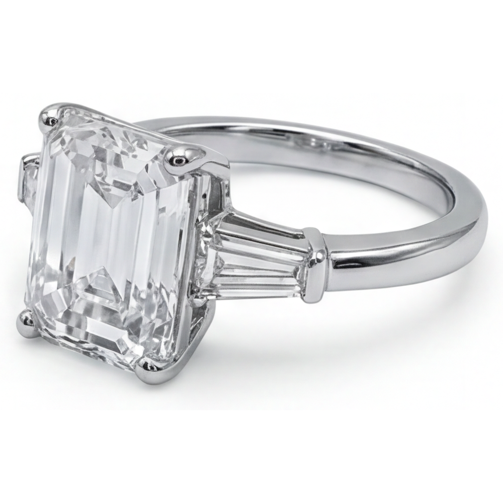 5.80 Ct. Anello In Oro Bianco Con 3 Pietre Di Genuino Diamanti E Smeraldo E Baguette Novità