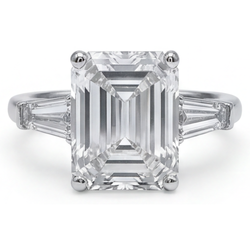 5.80 Ct. Anello In Oro Bianco Con 3 Pietre Di Genuino Diamanti E Smeraldo E Baguette Novità