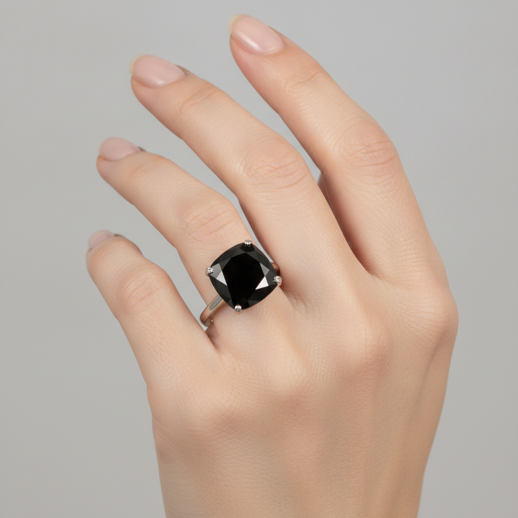 Anello di Fidanzamento Solitario con Diamante Nero Naturale da 5 Carati Taglio a Cuscino a Lama di Coltello in Oro Bianco 14K