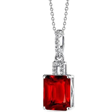 5.35 Carati. Collana con pendente in oro bianco 14K con rubini e diamanti