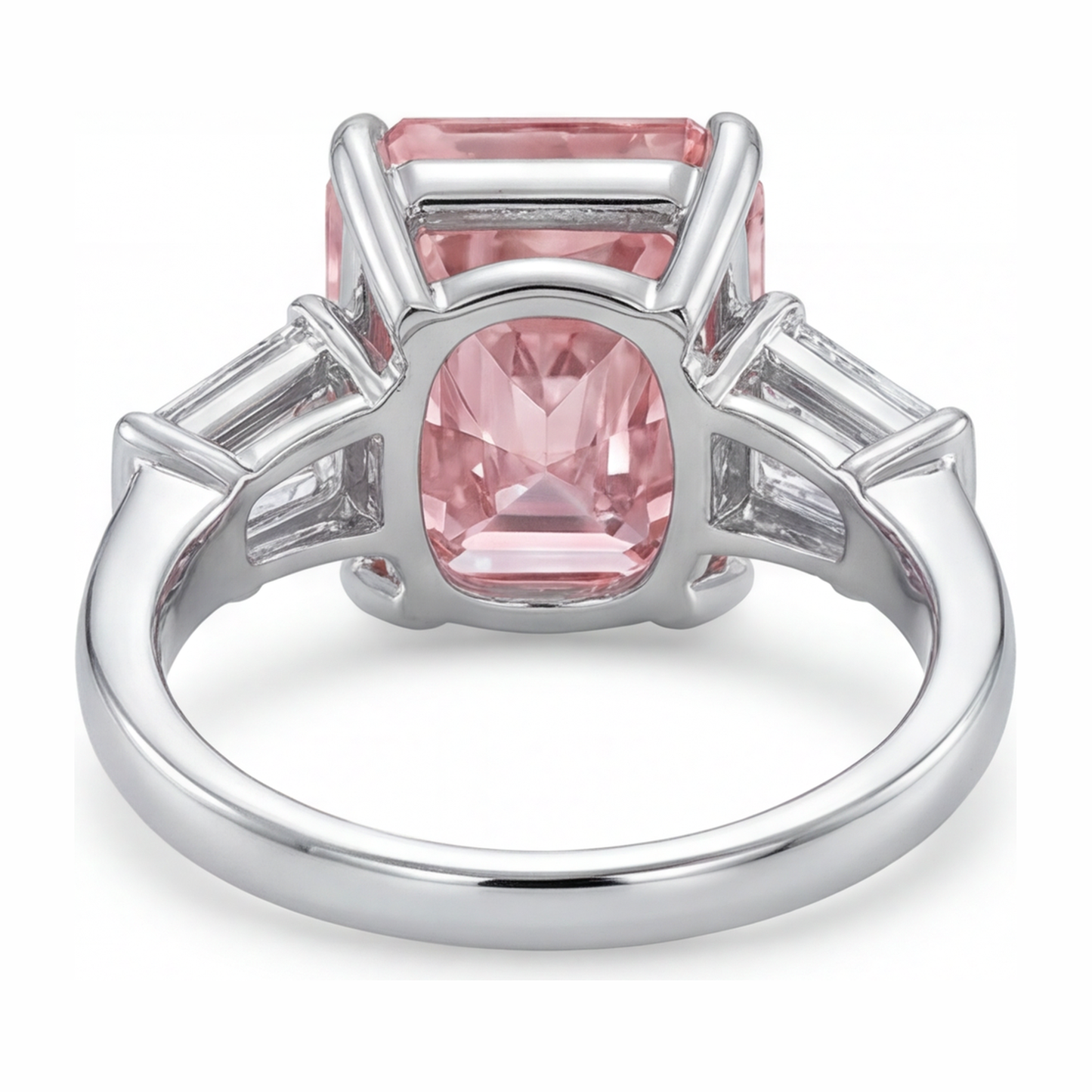 Anello con Diamante Rosa da Laboratorio da 6 Carati Taglio Radiant a Tre Pietre a Cattedrale in Oro Bianco 14K