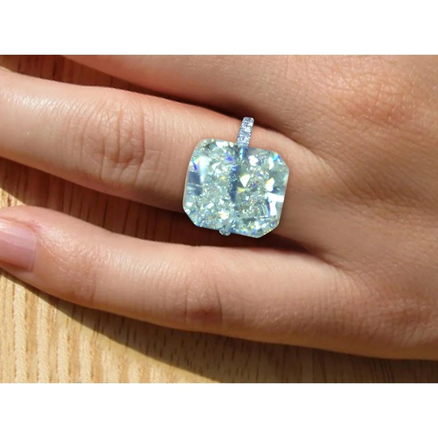 8 Carati Radiante Anello Di Naturale Diamante