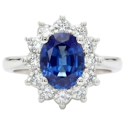 A forma di fiore con zaffiro blu da 3,60 carati e diamante in oro bianco 14K