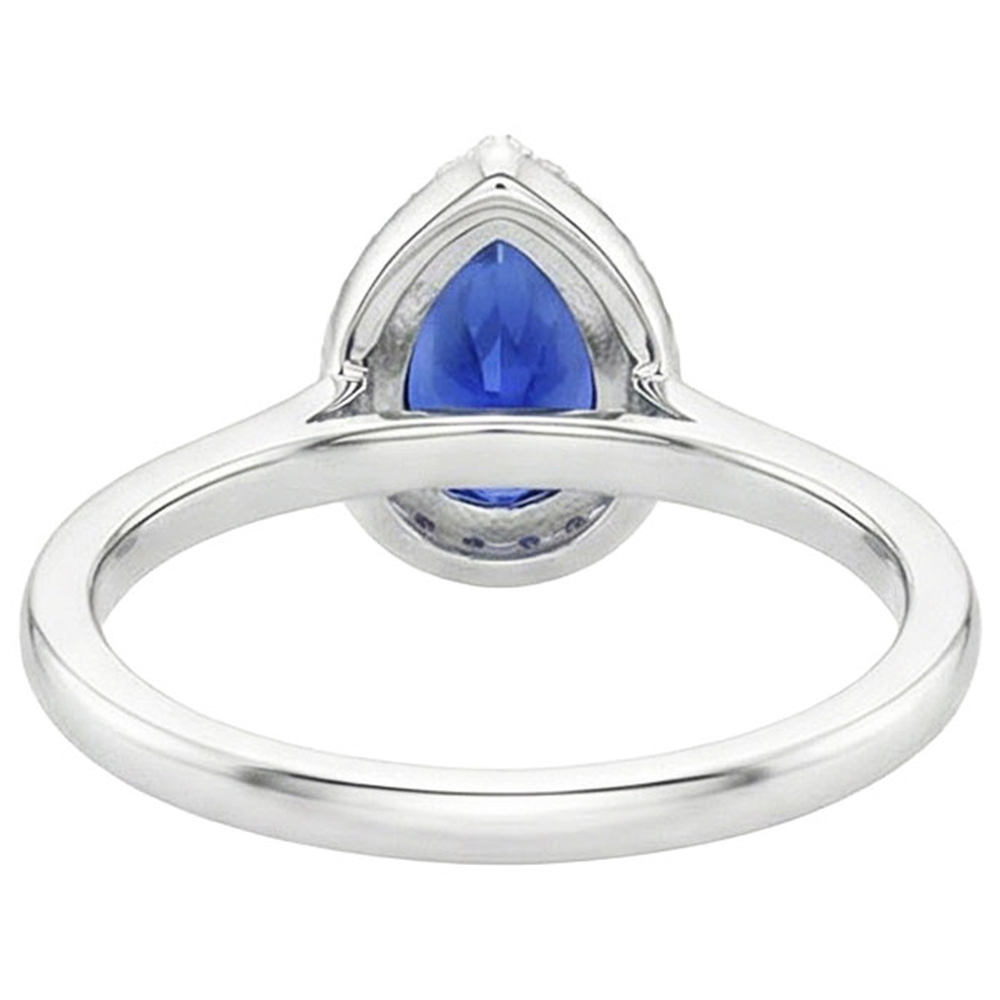 vero pear diamante 3carati anello dettaglio ravvicinato