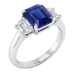 Anello 3 pietre con zaffiro blu taglio Asscher e diamanti trapezoidali 2 carati