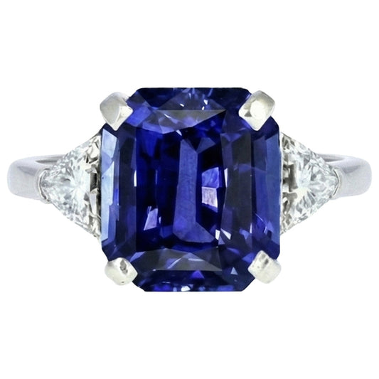 Anello 3 pietre di zaffiro smeraldo blu e diamanti trapezoidali da 3,50 carati