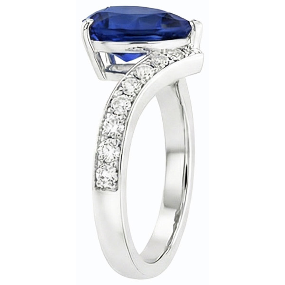 vero round diamante 4carati anello su bianco