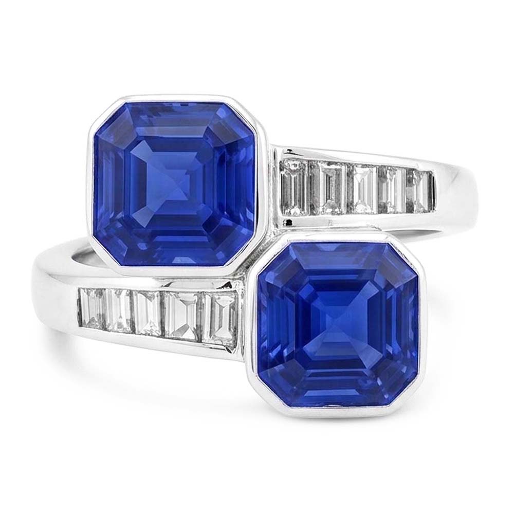 Anello Baguette con diamanti e zaffiri Asscher. castone e canale da 4.50 carati