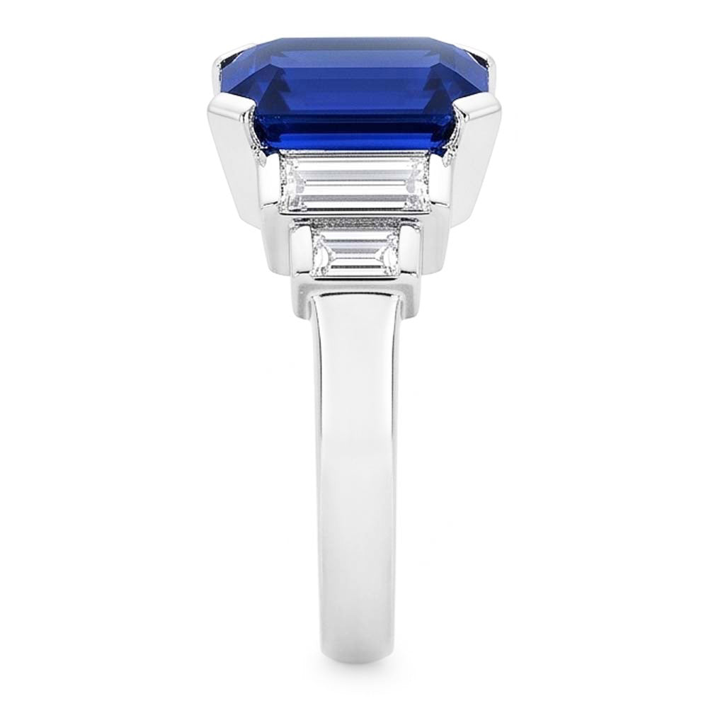 Anello Barretta con zaffiro blu taglio brillante da 2 carati e diamanti baguette