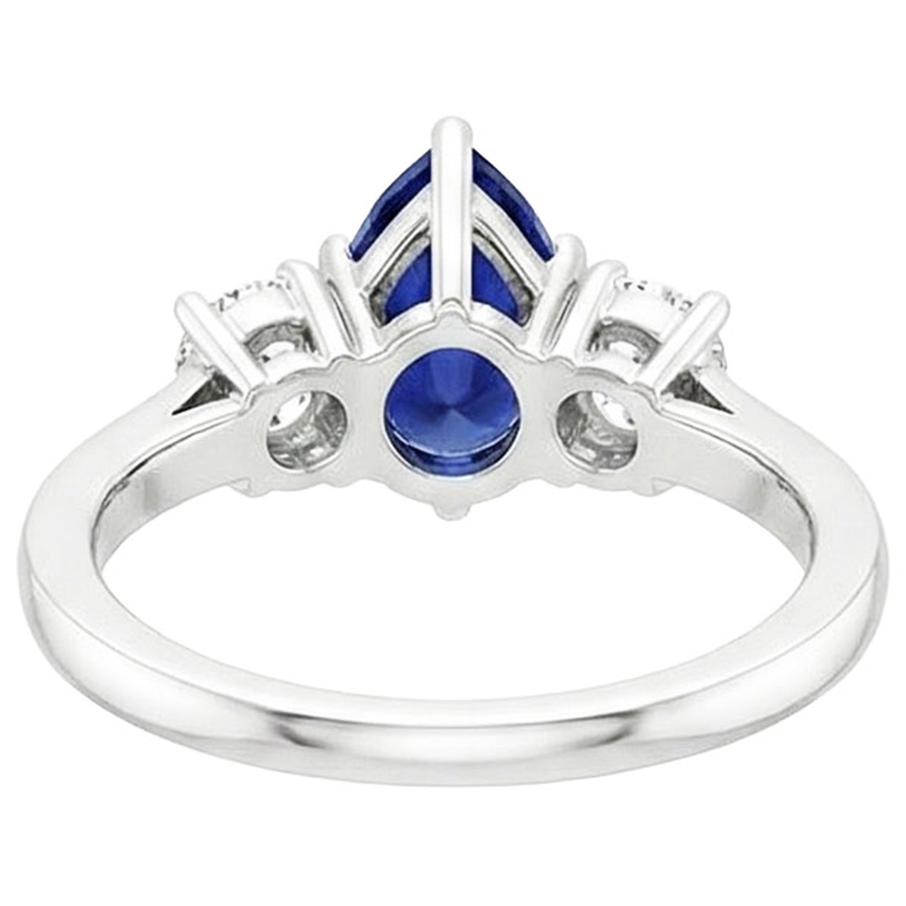 vero pear diamante 2carati anello dettaglio ravvicinato