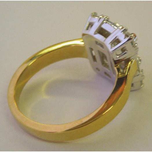Anello Con Naturale Diamante Taglio Smeraldo Bicolore In Oro Giallo E Bianco Da 3,10 Carati