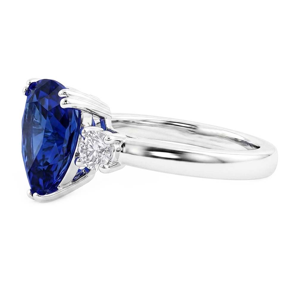 Anello Con Zaffiro Blu Vellutato