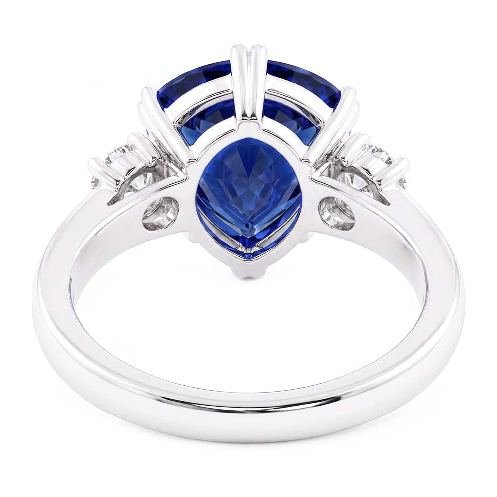 Anello Con Zaffiro Blu Vellutato