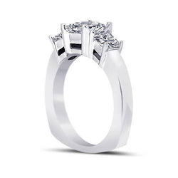 Anello Di Fidanzamento Con Naturale Diamante Principessa Da 2.11 Carati Con 3 Gioielli In Pietra