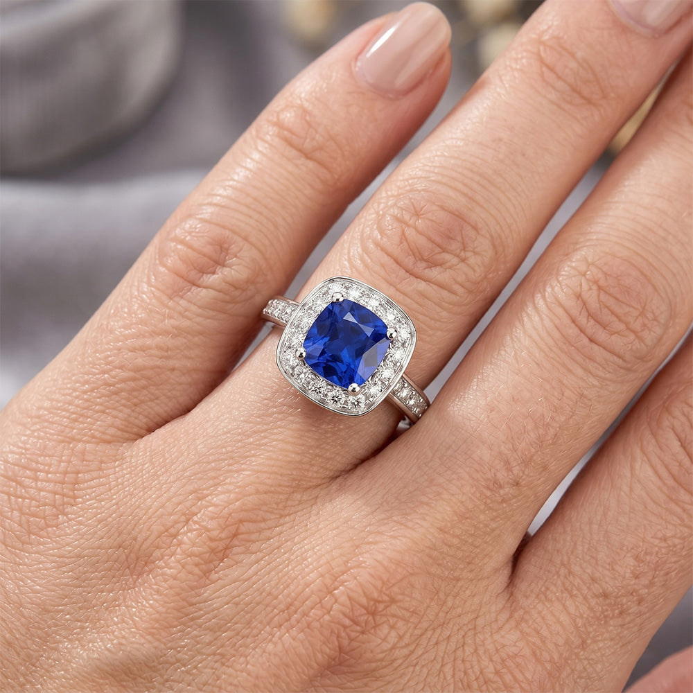 Anello Di Fidanzamento Con Taglio A Cuscino Con Zaffiro
