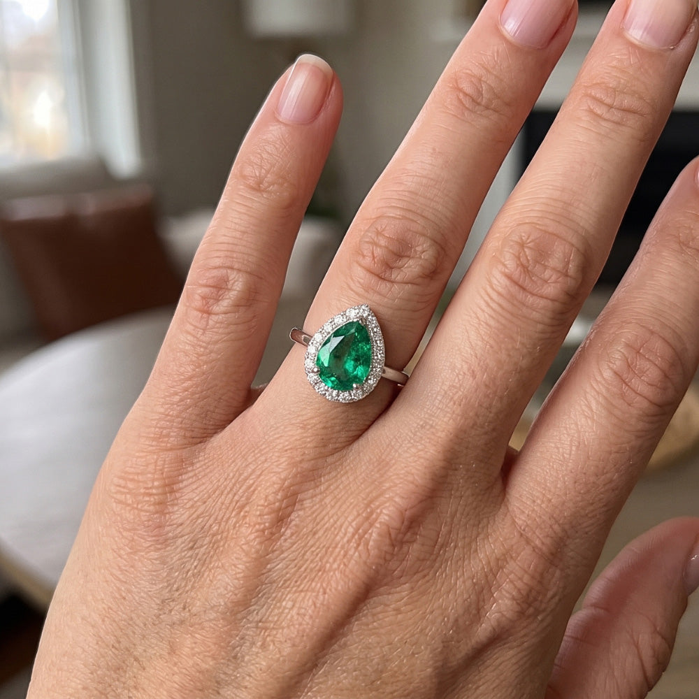 Anello Di Fidanzamento Con Verde Smeraldo E Diamanti Naturali Autentici ( non creati in laboratorio ) Da 3,75 Carati Nuovo Oro Bianco 14K