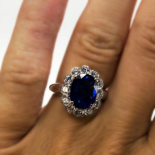 Anello Di Fidanzamento Con Zaffiri E Diamanti