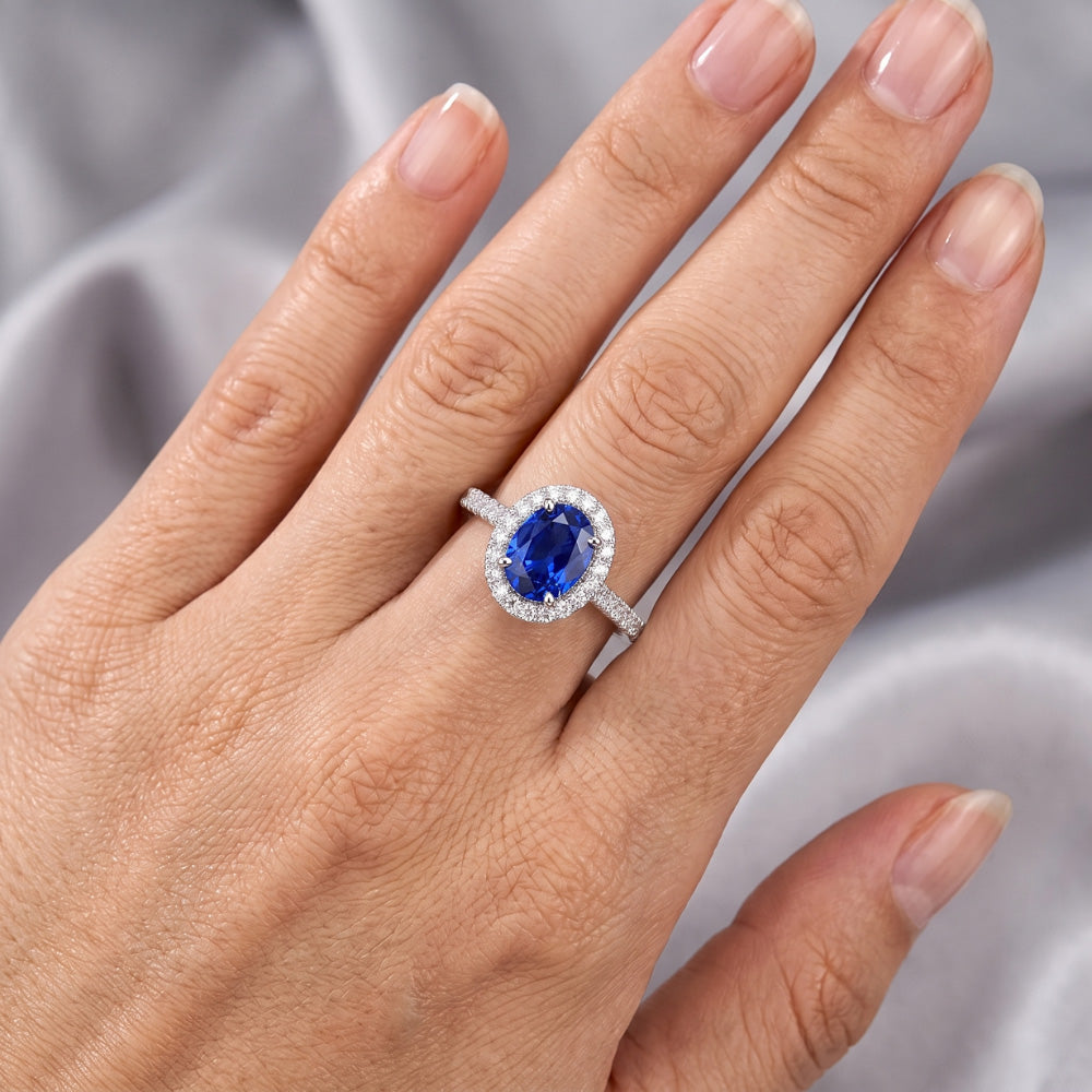 Anello Di Fidanzamento Con Zaffiro Con Alone Di Diamante