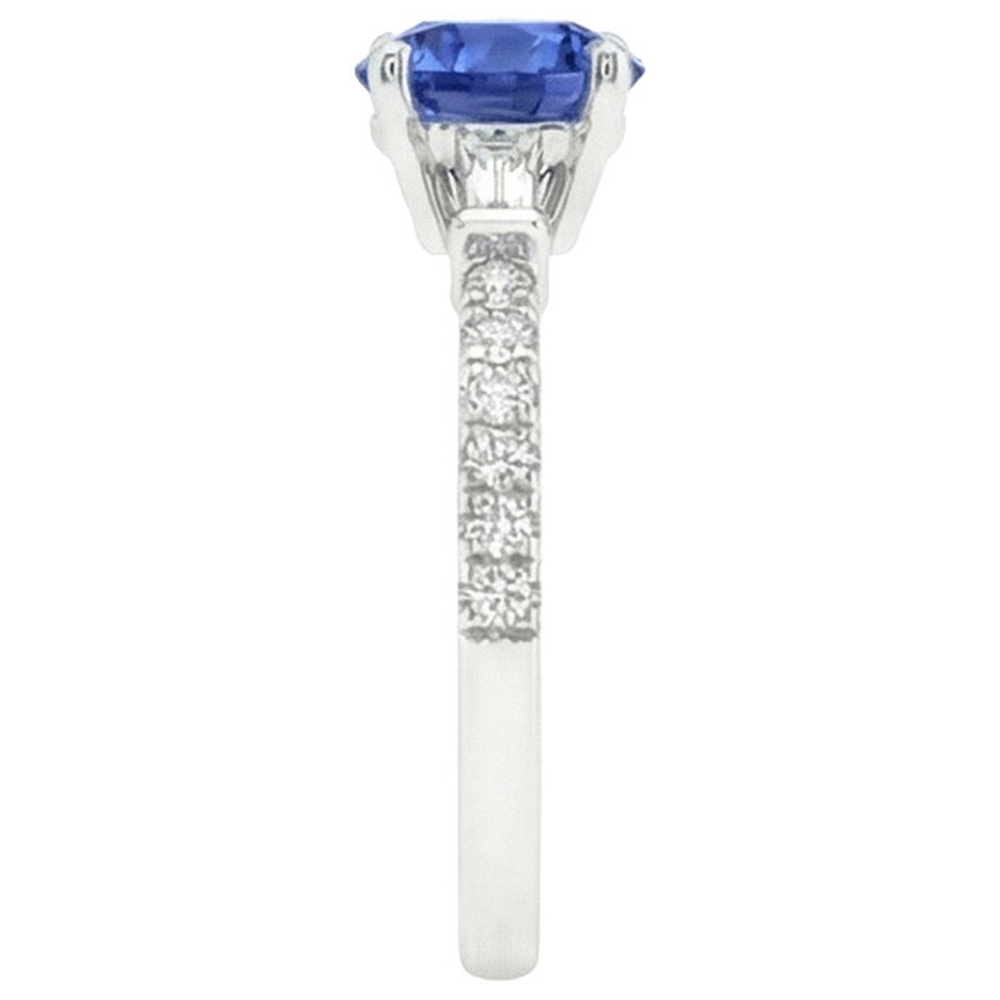 Anello Di Fidanzamento In Oro Con Diamante Zaffiro Blu Con Baguette 3 Carati
