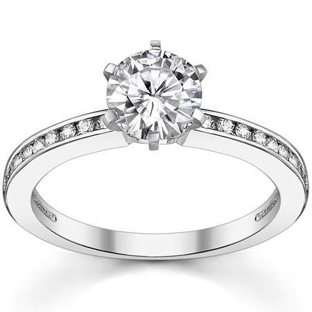 Anello Di Fidanzamento Solitario Con Naturale Diamante A Taglio Rotondo Da 3 Carati Con Accenti E Oro Bianco 14K