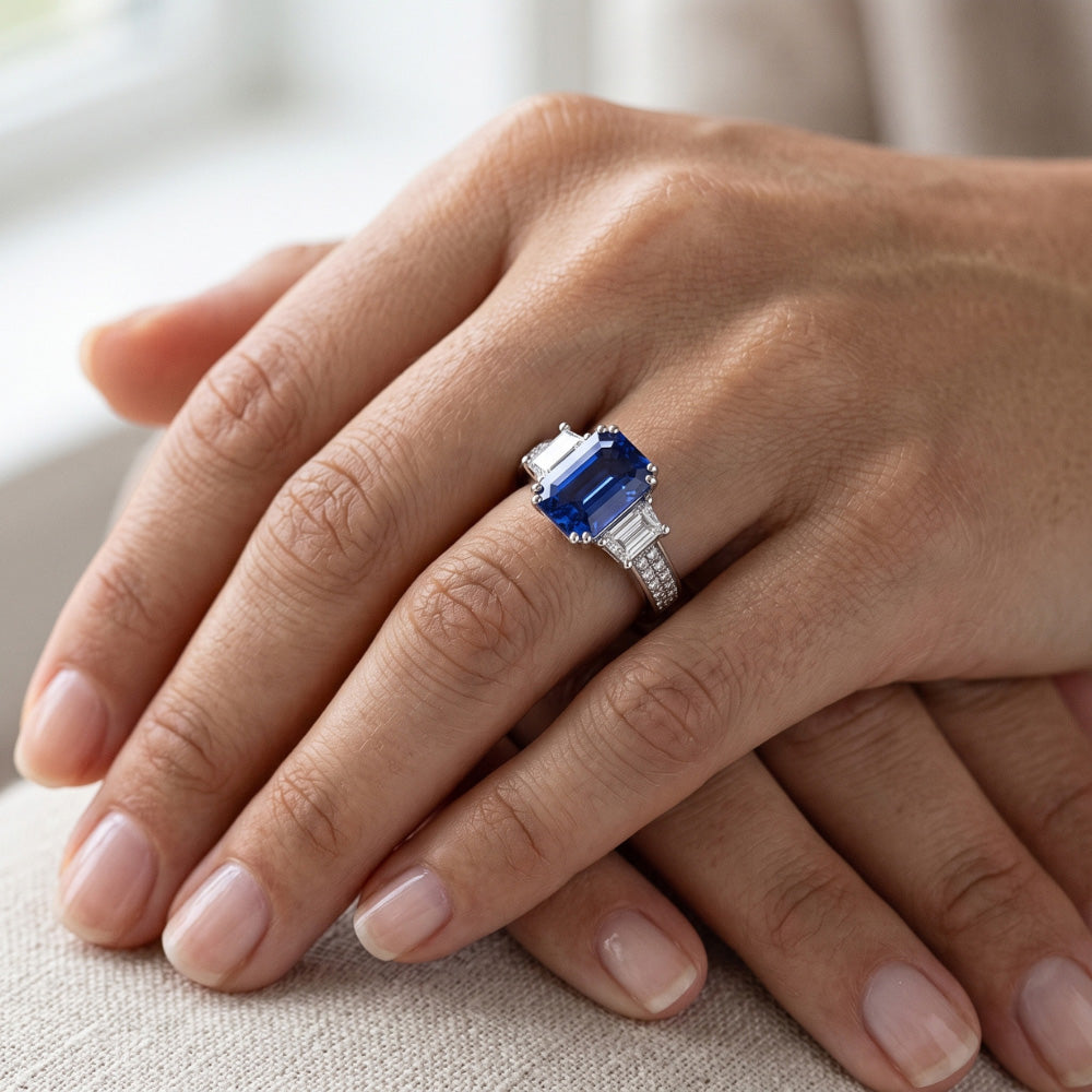 Anello Gemma Smeraldo Zaffiro 4.50 Carati Trapezio & Diamanti Naturali Autentici ( non creati in laboratorio ) Rotondi