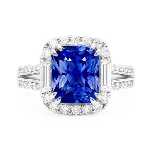 Anello Halo con zaffiro Baguette da 4,50 carati e gambo diviso con accenti rotondi
