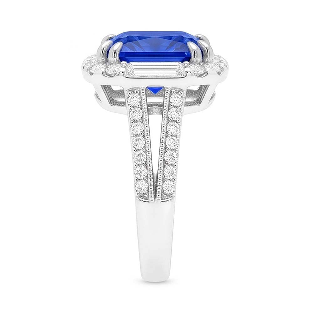Anello Halo con zaffiro Baguette da 4,50 carati e gambo diviso con accenti rotondi