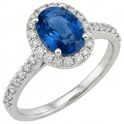 Anello Halo con zaffiro blu di Ceylon. oro bianco 14K. ovale. 2.15 ct.