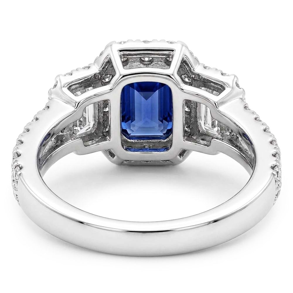 Anello Halo con zaffiro blu smeraldo taglio radiante e diamanti tondi 4 carati