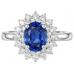 Anello Halo con zaffiro dello Sri Lanka ovale da 4 carati e diamanti taglio rotondo