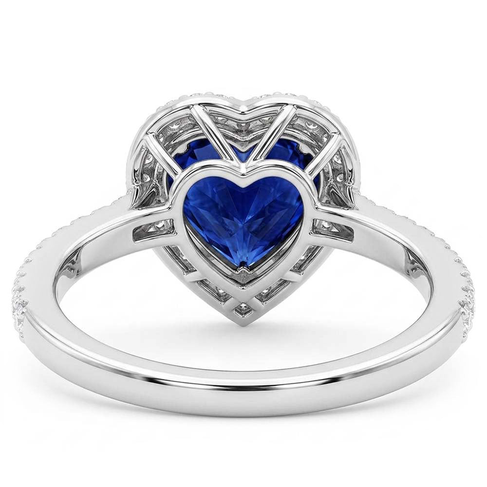 Anello HeartHalo con 3 carati di zaffiri blu con pavé di diamanti in oro bianco 14K