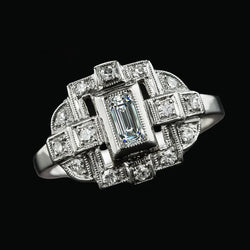 Anello Incastonato Per L'anniversario Di Vero Diamanti Con Taglio Della vecchia Miniera Di Smeraldo. 3.75 Carati