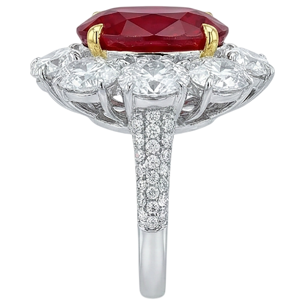 Anello Rosso Rubino Taglio Ovale Con Diamanti Rotondi 4.50 Carati Oro 14K