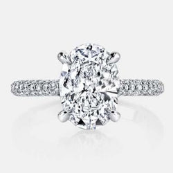 Anello Solitario Con Grande Taglio Ovale E Piccolo Genuino Diamante 4 Carati In Oro Bianco 14K