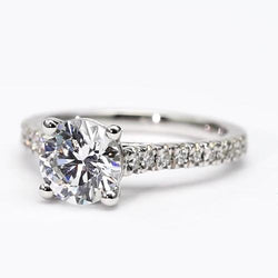 Anello Solitario Con Vero Diamante Tondo 2 Carati Con Accenti E Oro Bianco