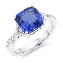 Anello Solitario In Oro Bianco Con Zaffiro Blu Con Accenti 4.50 Carati