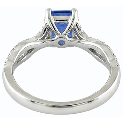 Anello Solitario Twisted Style con Zaffiro di Ceylon da 2,50 carati e Diamanti Naturali Autentici ( non creati in laboratorio ) in oro bianco 14K