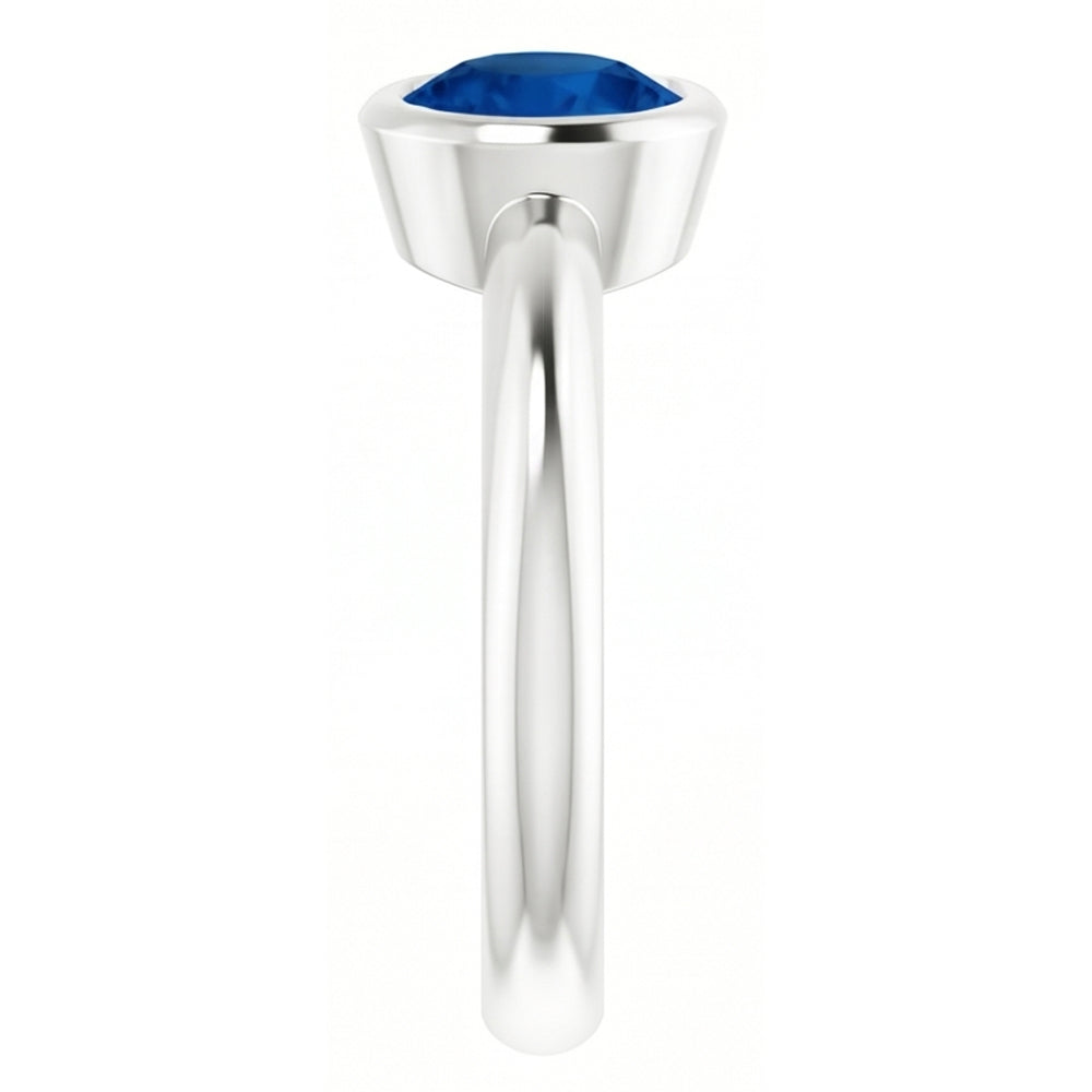 Anello Solitario Zaffiro Blu 0.75 Carati Lunetta Incastonata Oro Bianco 14K