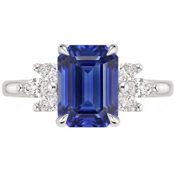 Anello Solitario con Accenti Zaffiro dello Sri Lanka e Pietra di Pera 4 Carati