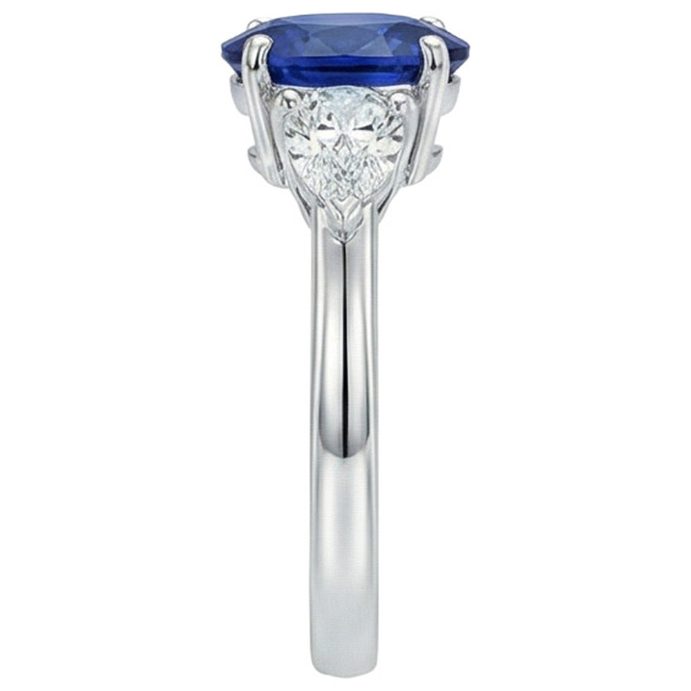 vero oval diamante 5.50carati anello su bianco