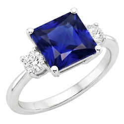 Anello Tre Pietre Zaffiro Princess Blue & Diamanti Rotondi 5.50 Carati