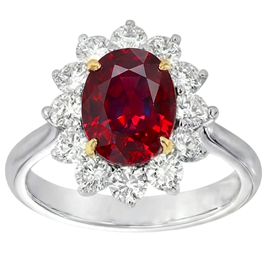 Anello bicolore con rubino ovale da 5.75 ct e diamanti in oro bianco 14k