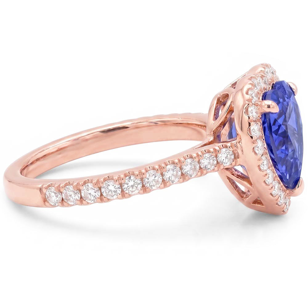 Anello con 3 carati un cuore di zaffiro blu con accenti di diamanti in oro rosa 14K