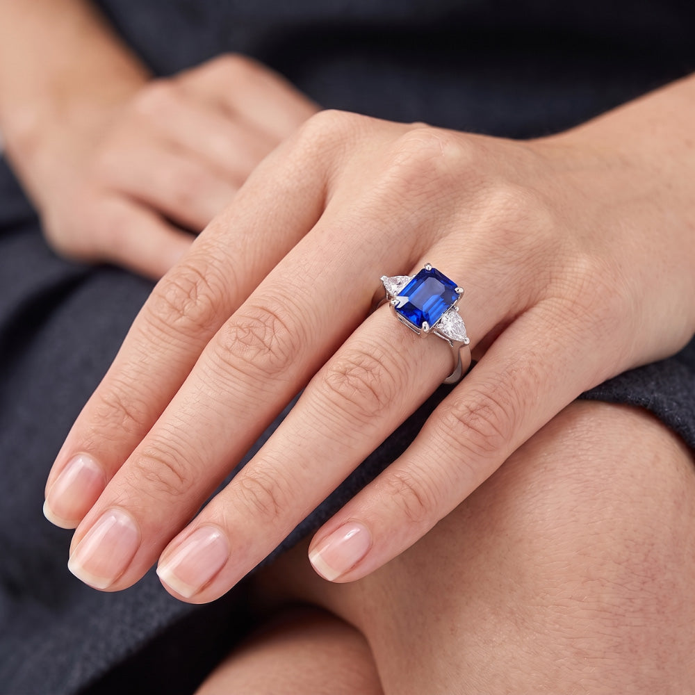 Anello con 3 pietre Zaffiro radiante e gioielli da un trilione di diamanti 2.50 carati