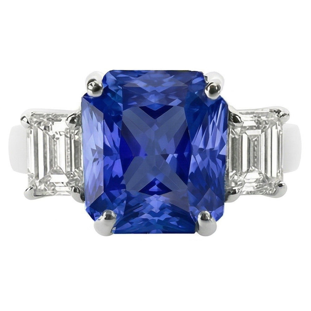 Anello con 3 pietre di diamante. zaffiro radiante e smeraldo a forma di 3.50 carati