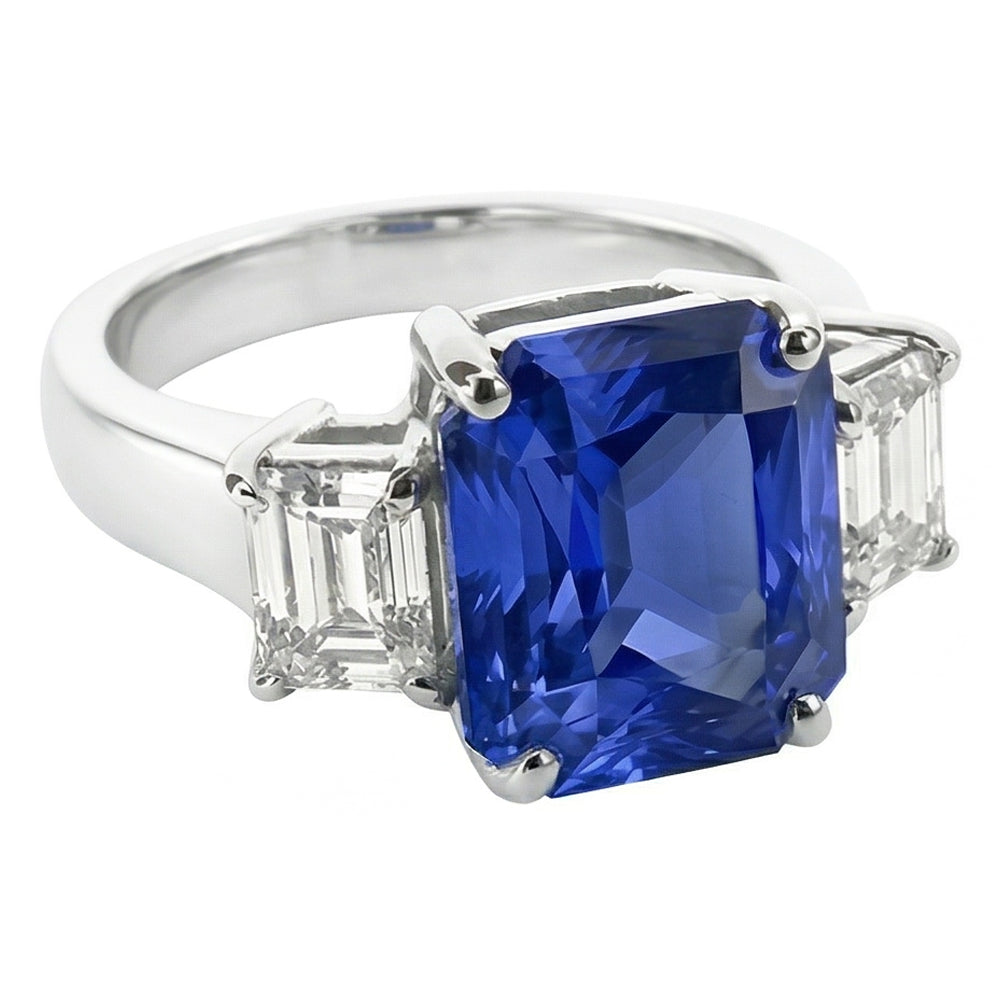 Anello con 3 pietre di diamante. zaffiro radiante e smeraldo a forma di 3.50 carati