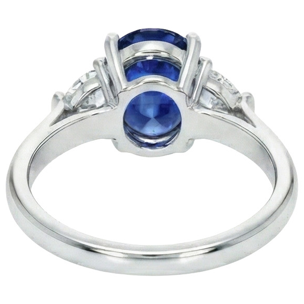 Anello con 3 pietre di diamanti con zaffiro blu profondo ovale 8.25 carati in oro 14K