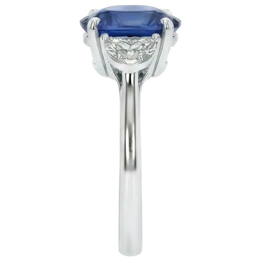 Anello con 3 pietre di diamanti con zaffiro blu profondo ovale 8.25 carati in oro 14K